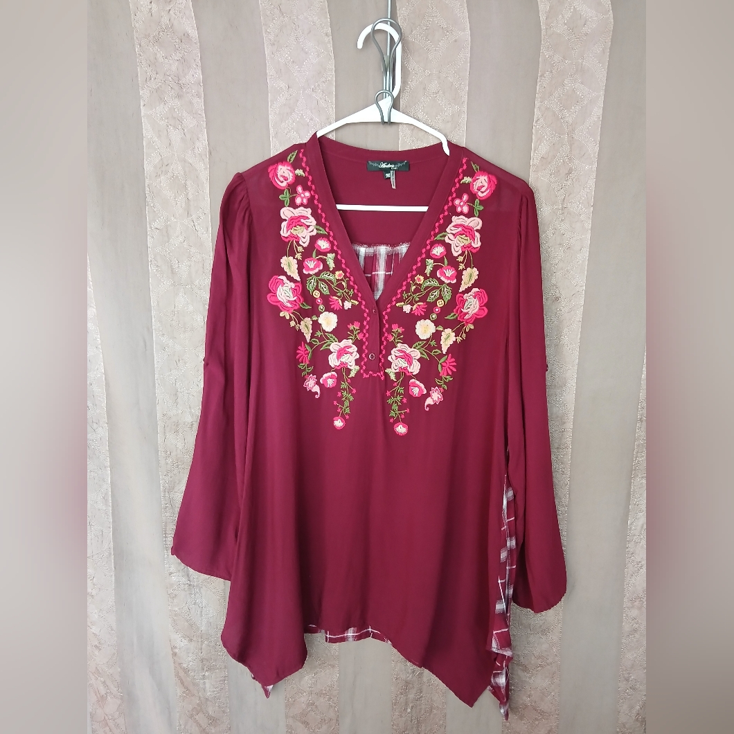 Andree By Unit Women's Top Embroidered #0346